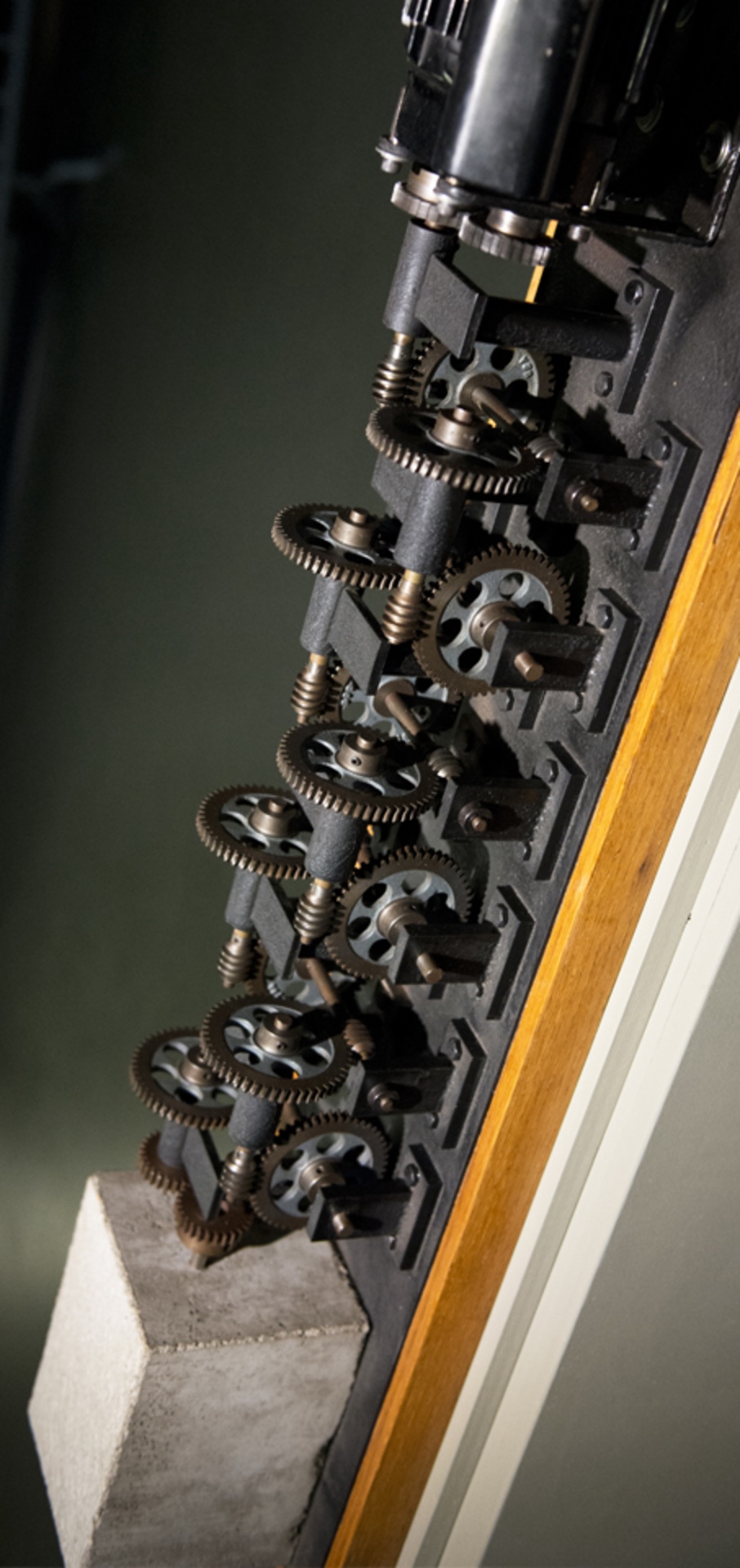 Arthur Ganson, Machine with Concrete, 2018?